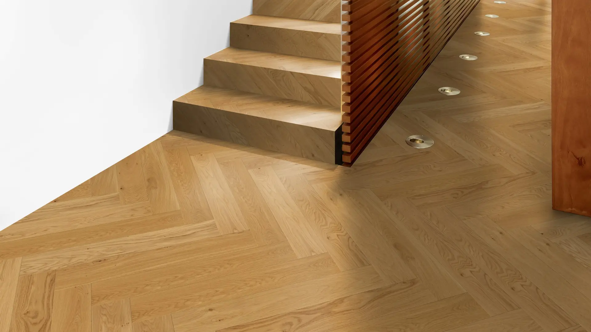 Weitzer Parkett Stab 750 Eiche Natur lebhaft Fischgrät 90° ProActive+ (lackiert) Rechte Stäbe – Bild 6