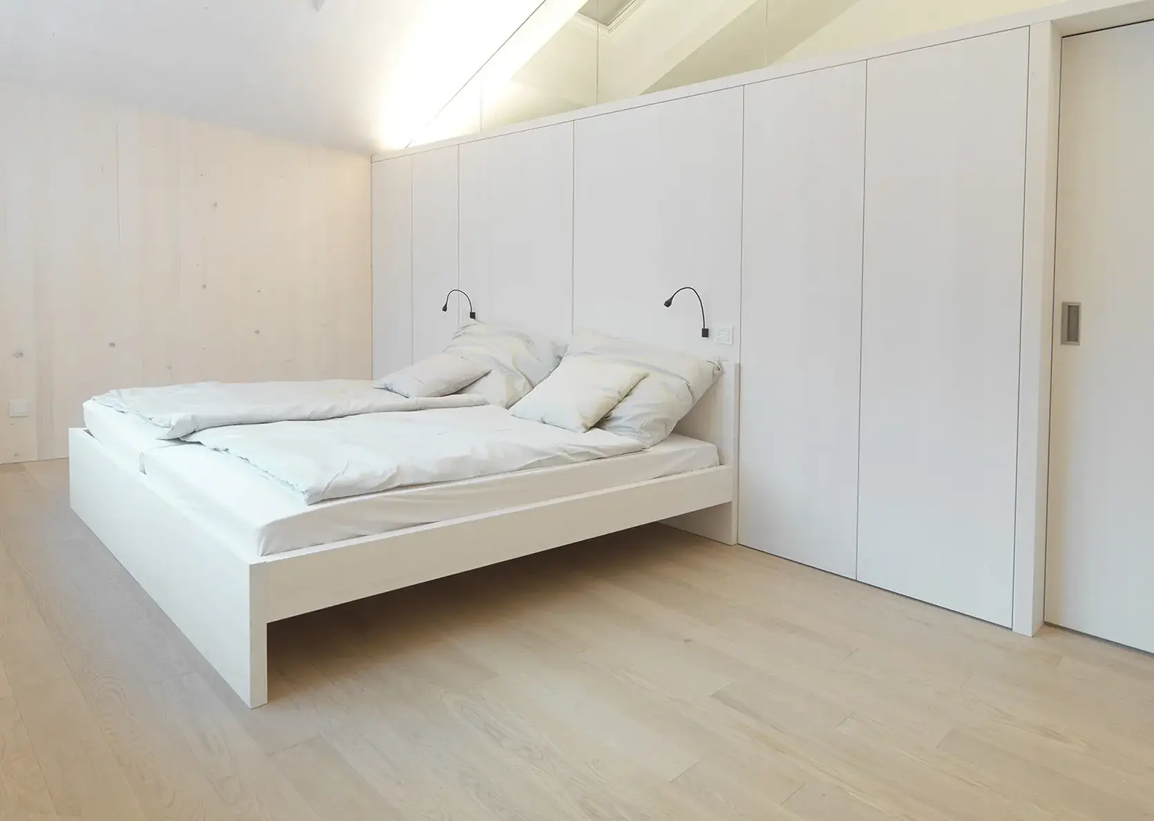 Admonter Parkett Landhausdiele Eiche weiß elegance, gebürstet, gefast, geölt 2400 mm – Bild 3